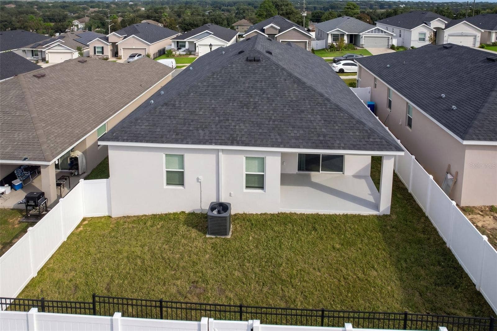 1104 MOUNTAIN FLOWER LANE,, Davenport, FL 33837
