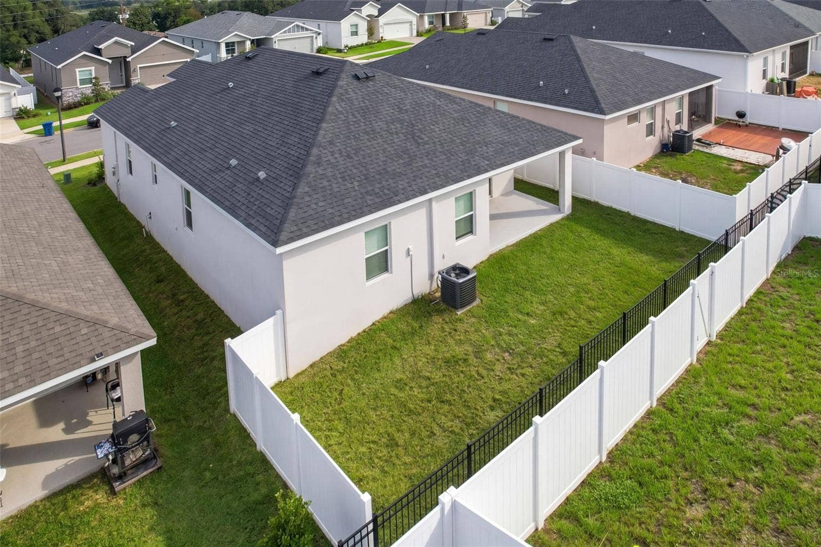 1104 MOUNTAIN FLOWER LANE,, Davenport, FL 33837