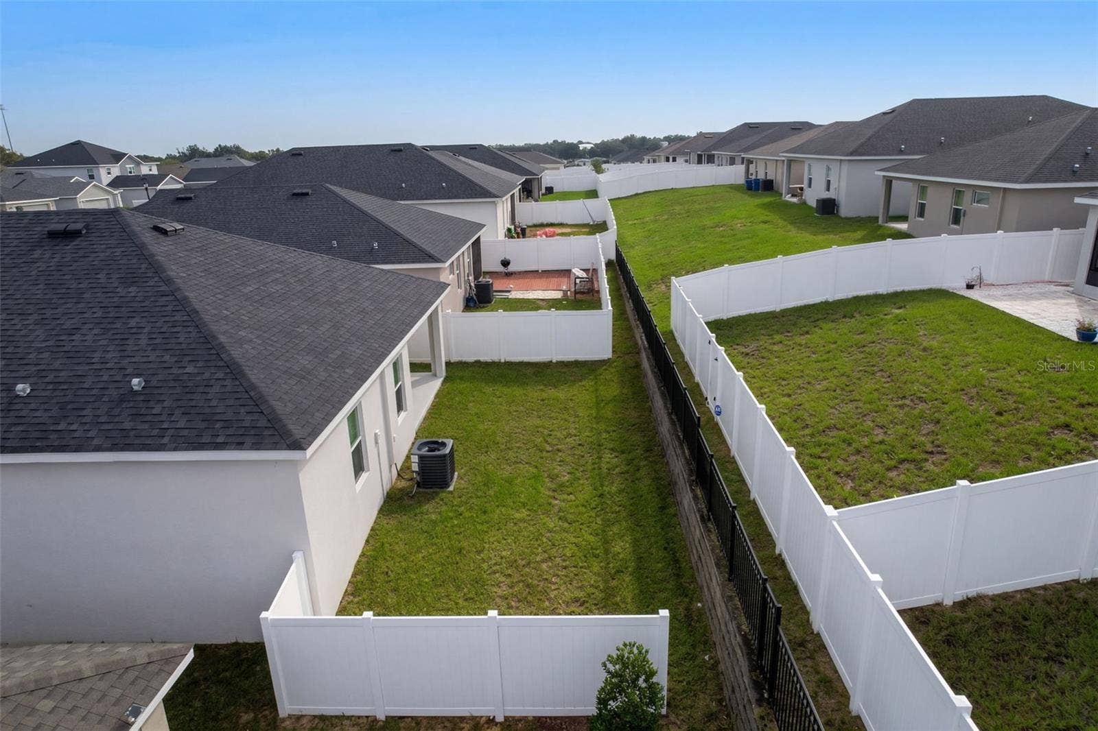 1104 MOUNTAIN FLOWER LANE,, Davenport, FL 33837