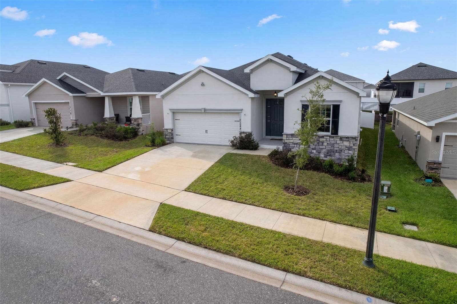 1104 MOUNTAIN FLOWER LANE,, Davenport, FL 33837
