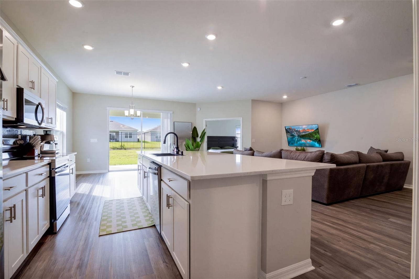 1104 MOUNTAIN FLOWER LANE,, Davenport, FL 33837