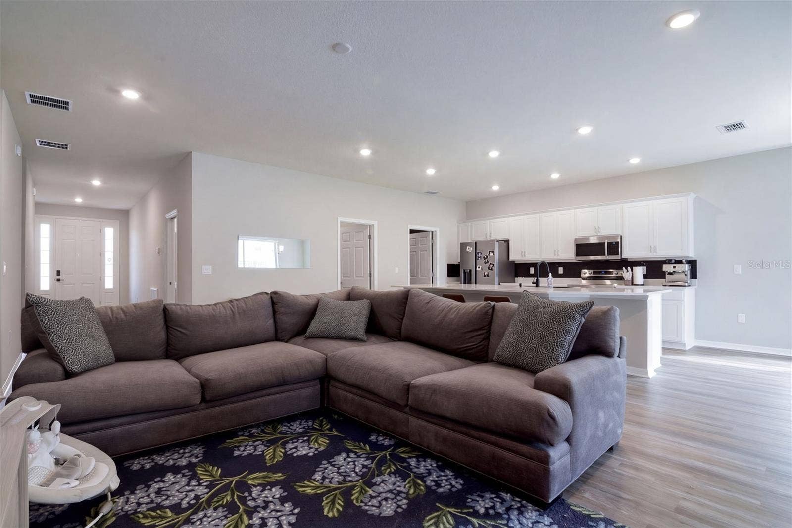 1104 MOUNTAIN FLOWER LANE,, Davenport, FL 33837