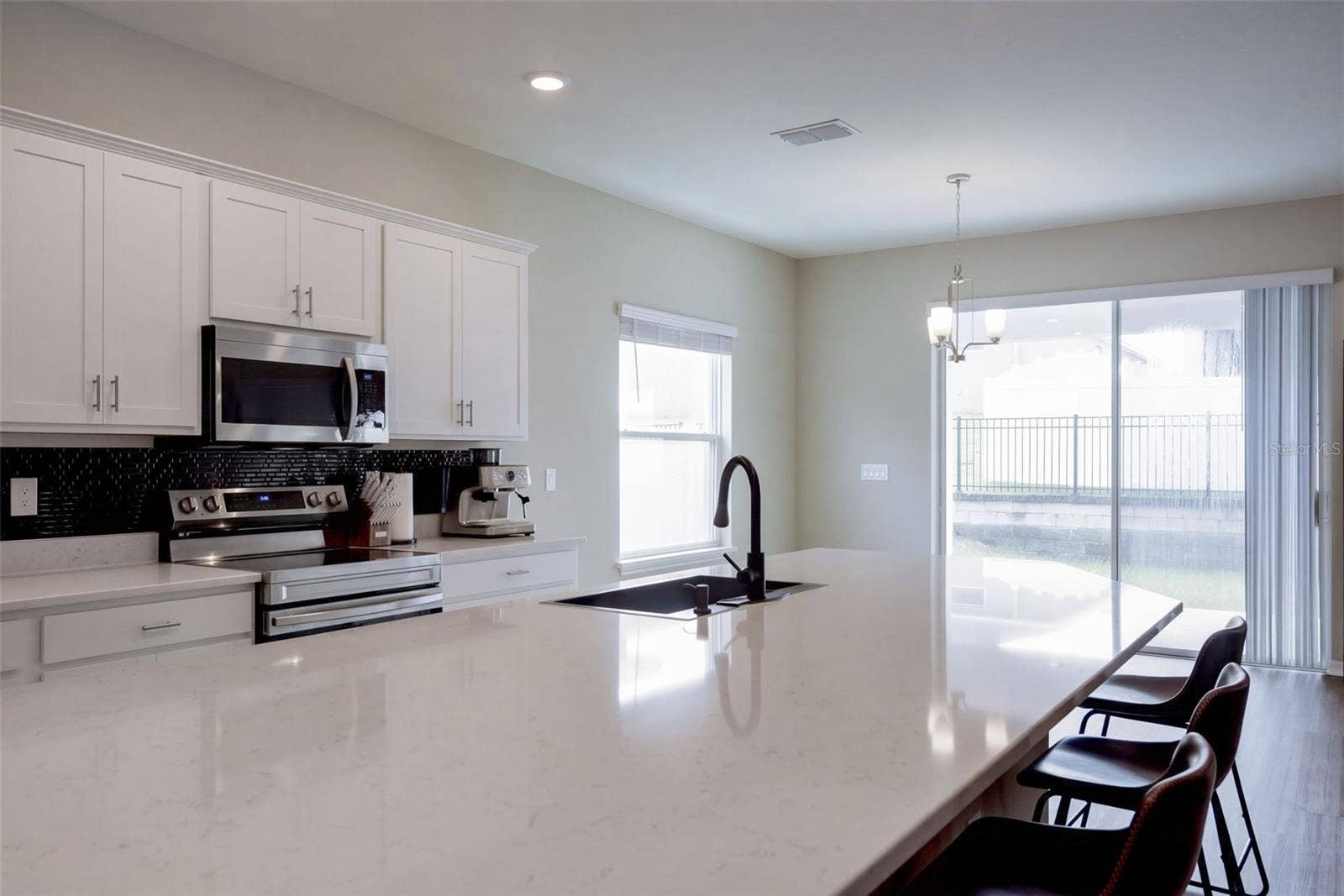 1104 MOUNTAIN FLOWER LANE,, Davenport, FL 33837