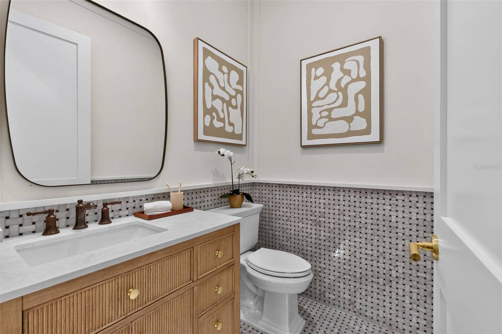 1815 WINDERMERE ROAD, Windermere, FL 34786 Powder bathroom