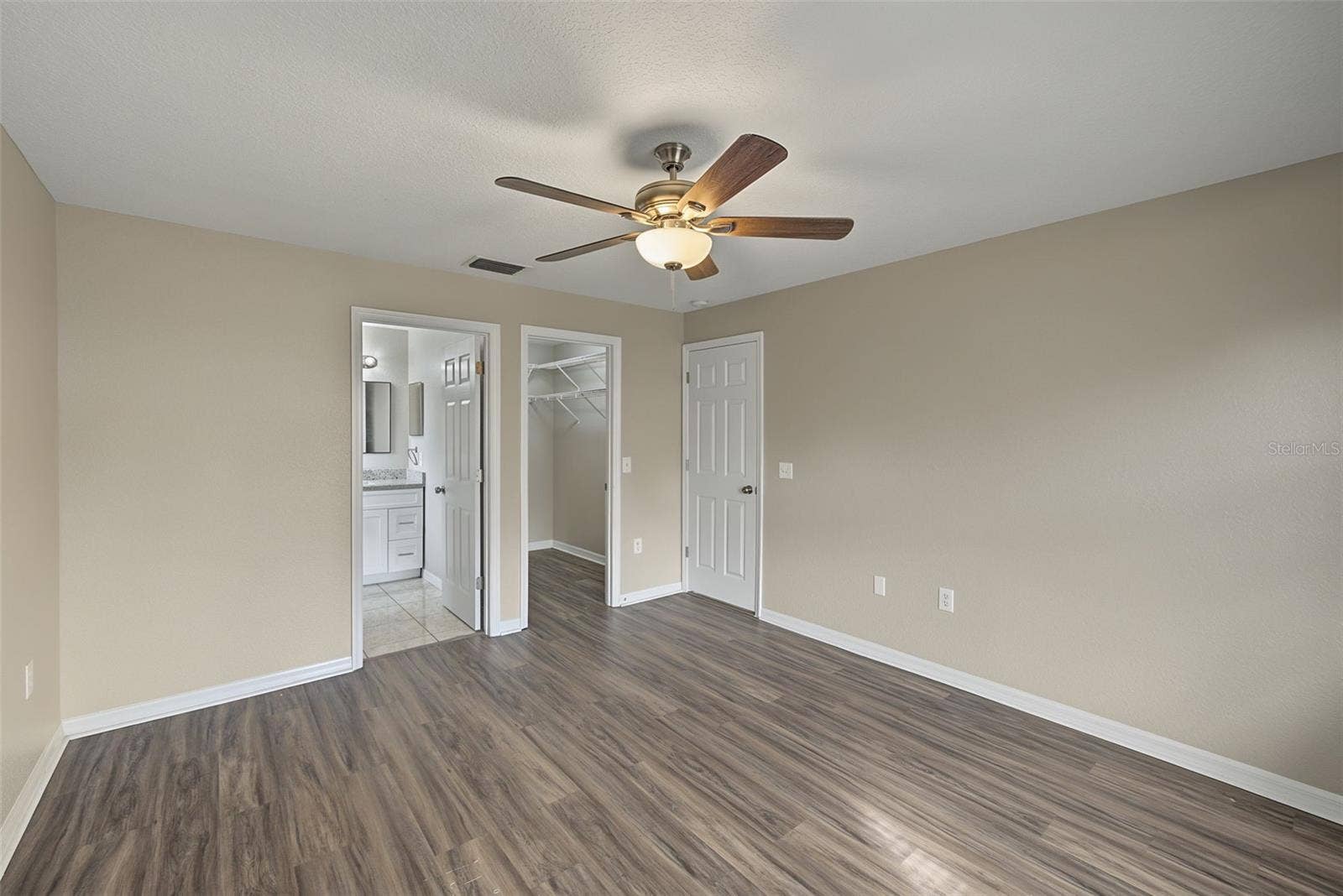 Primary Suite - Bedroom