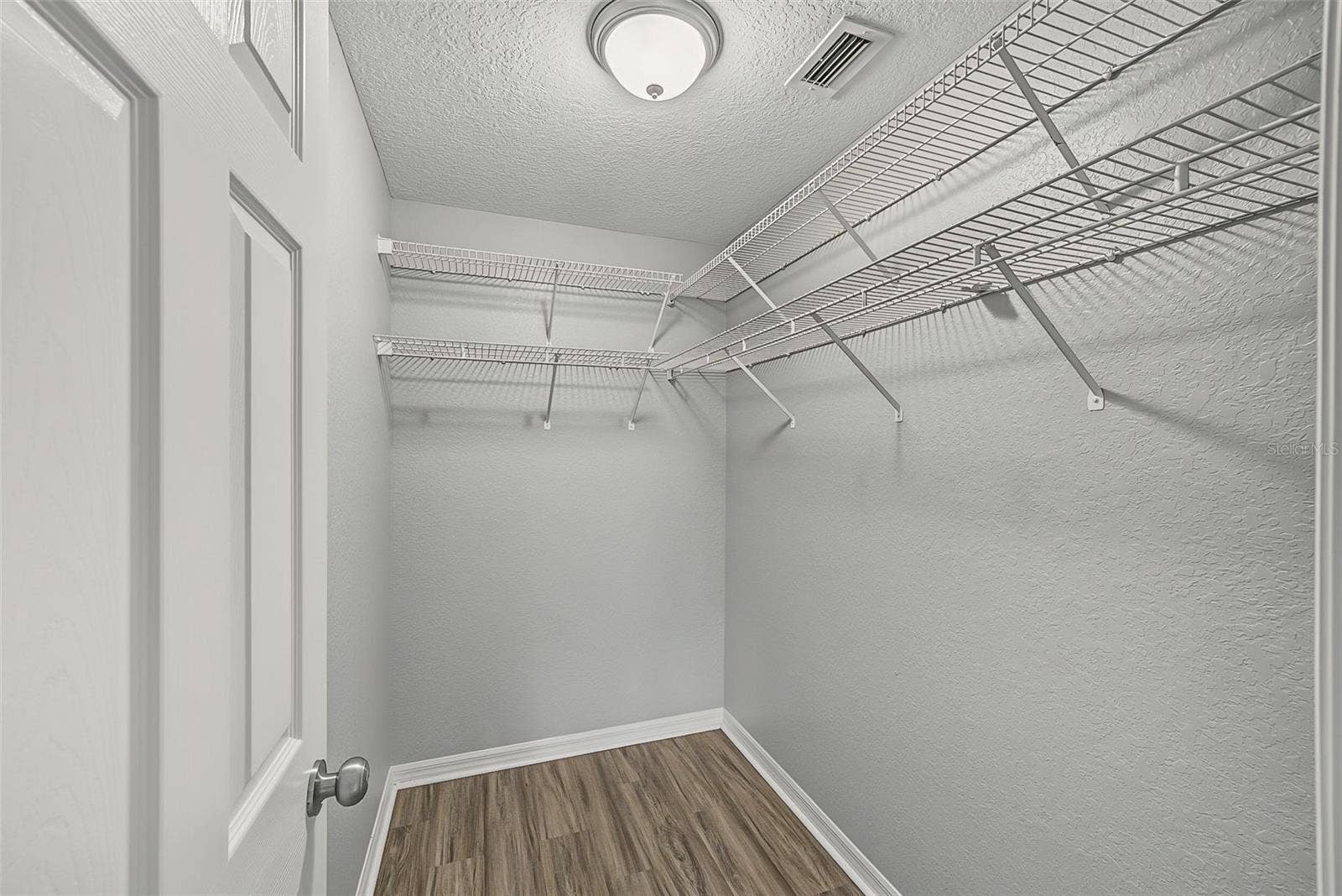 Primary Suite - Closet