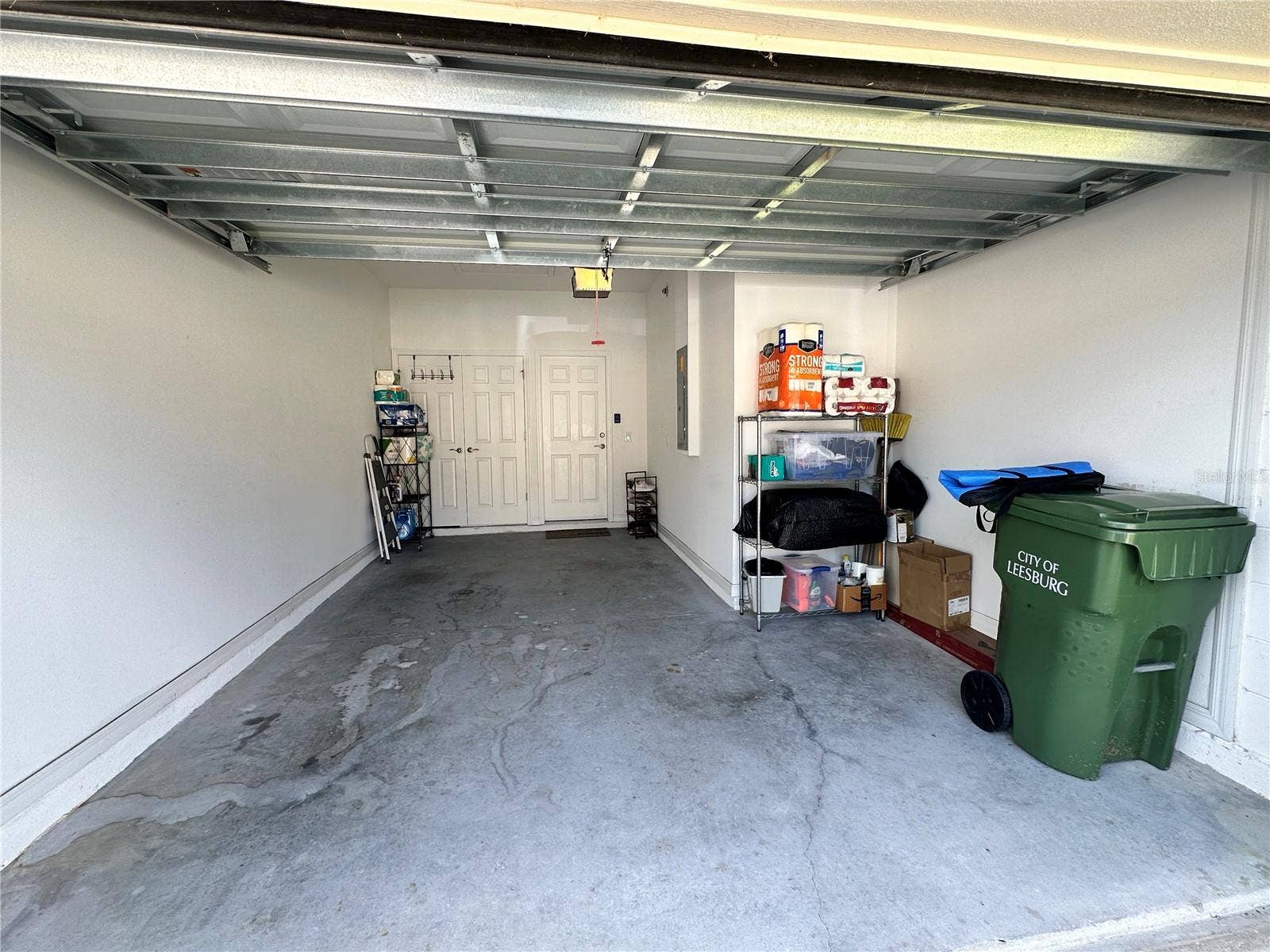 26942 WHITE PLAINS WAY, Leesburg, FL 34748 Garage