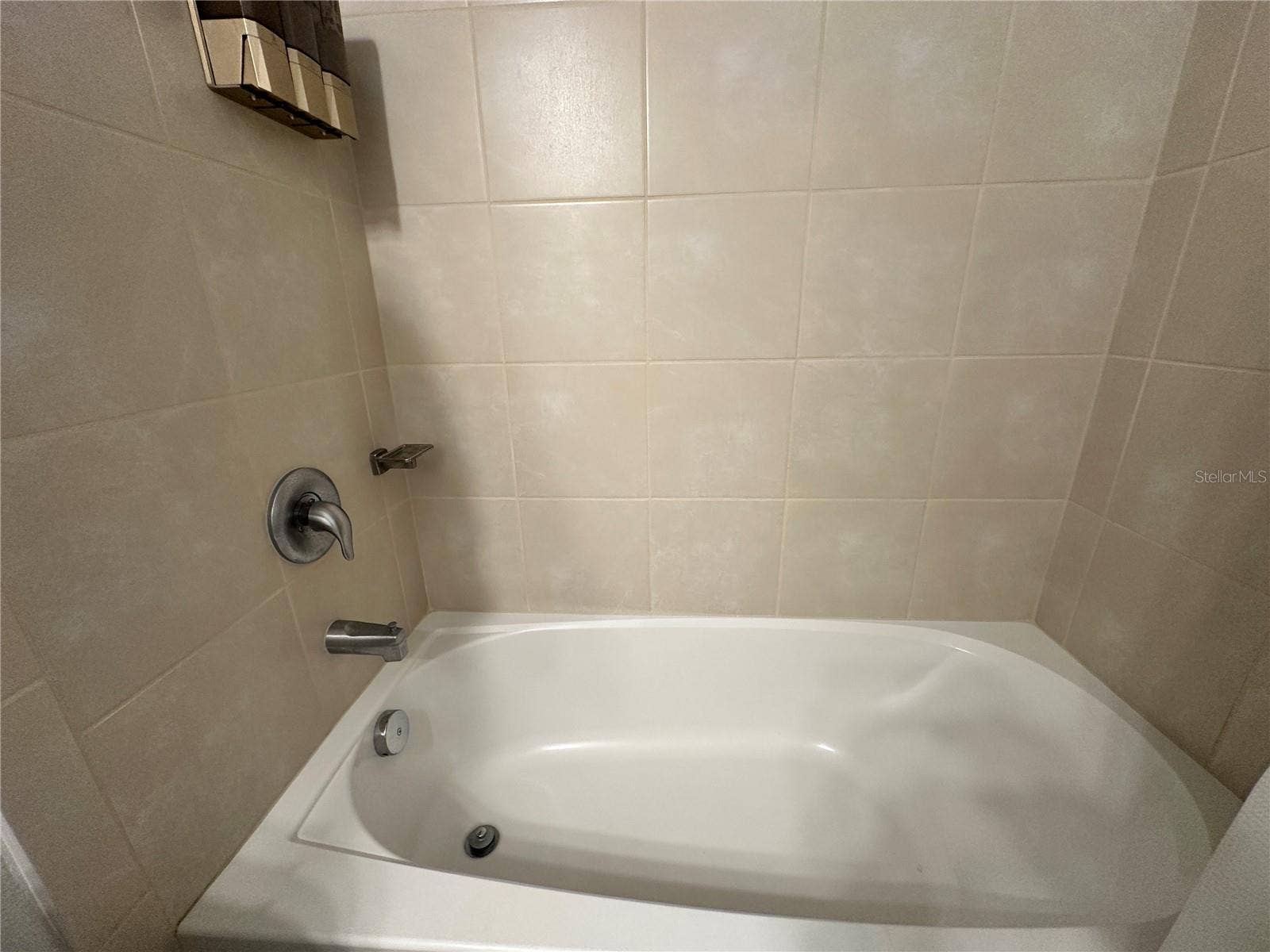 26942 WHITE PLAINS WAY, Leesburg, FL 34748 Guest Bathroom