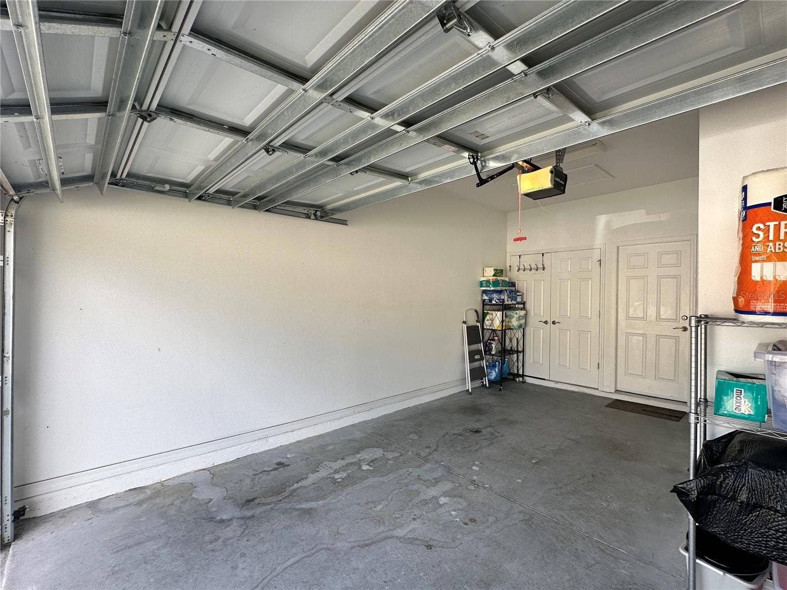 26942 WHITE PLAINS WAY, Leesburg, FL 34748 Garage