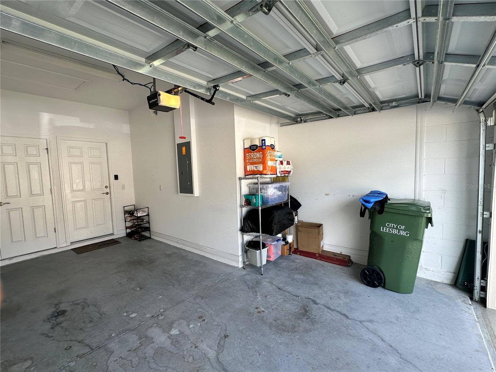 26942 WHITE PLAINS WAY, Leesburg, FL 34748 Garage