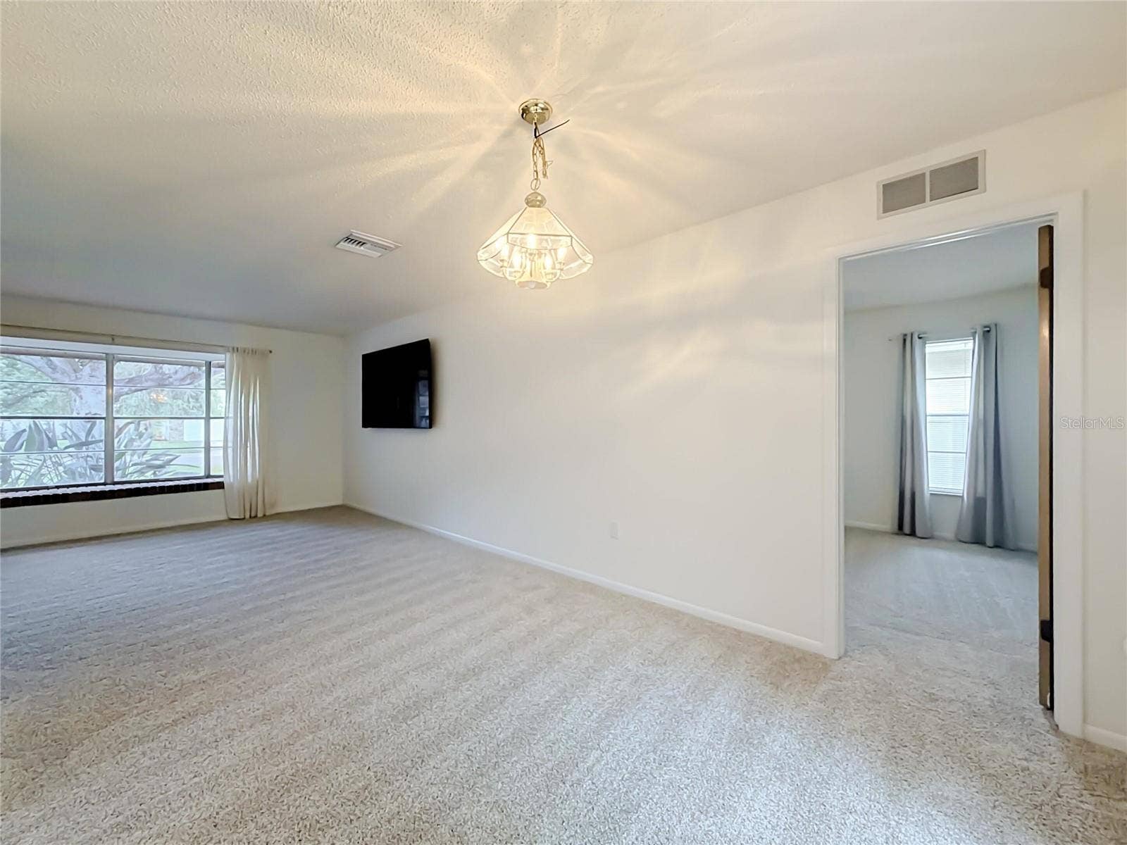 10617 SEMINOLE FOREST STREET E, Seminole, FL 33778 10617 SEMINOLE FOREST STREET E, Seminole, FL 33778