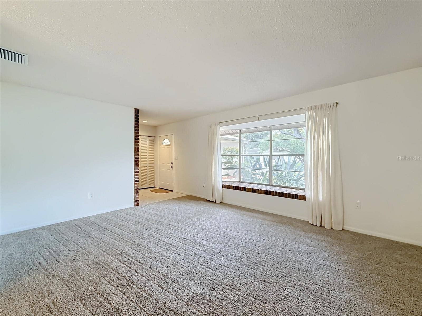 10617 SEMINOLE FOREST STREET E, Seminole, FL 33778 10617 SEMINOLE FOREST STREET E, Seminole, FL 33778