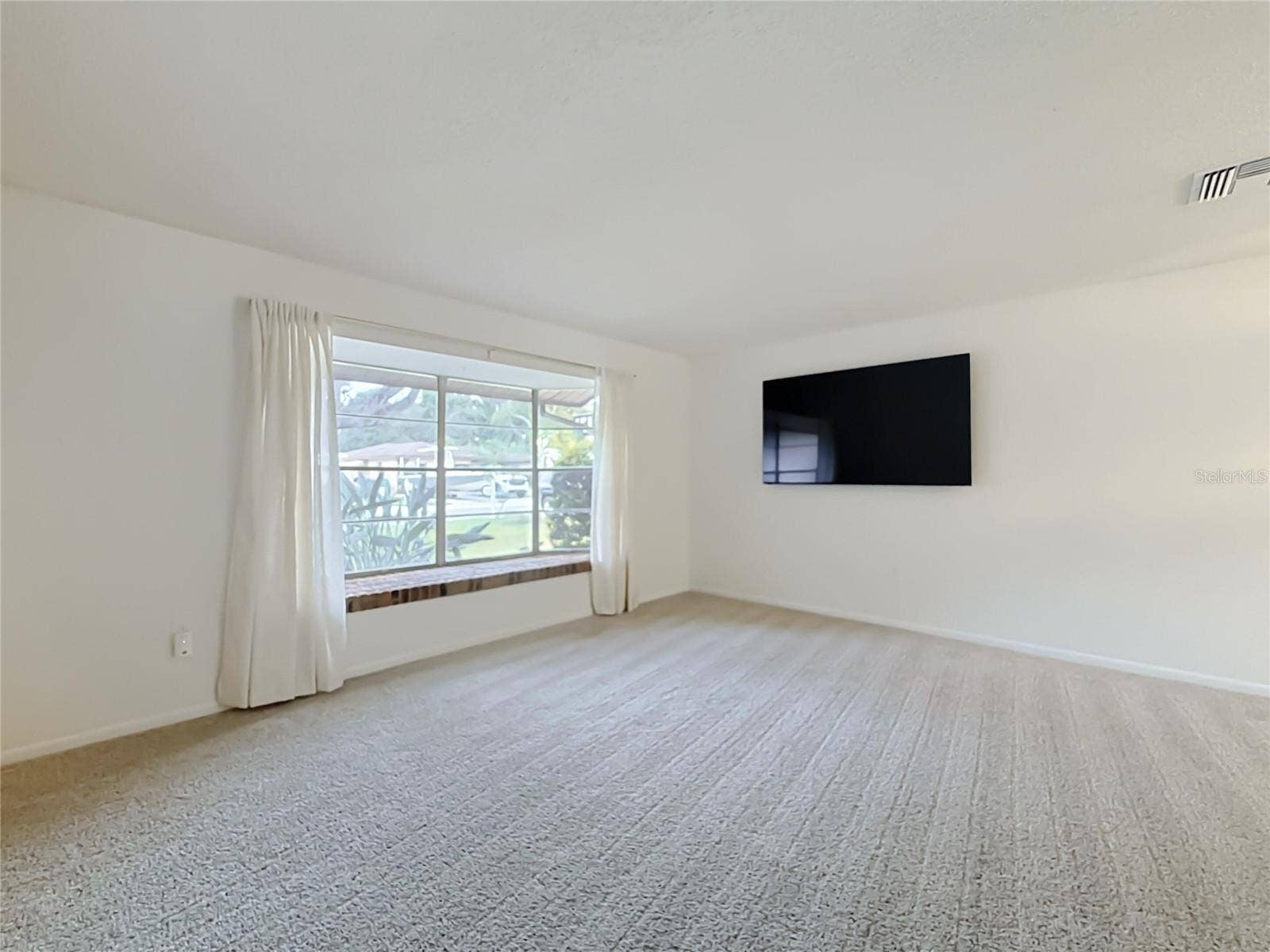 10617 SEMINOLE FOREST STREET E, Seminole, FL 33778 10617 SEMINOLE FOREST STREET E, Seminole, FL 33778