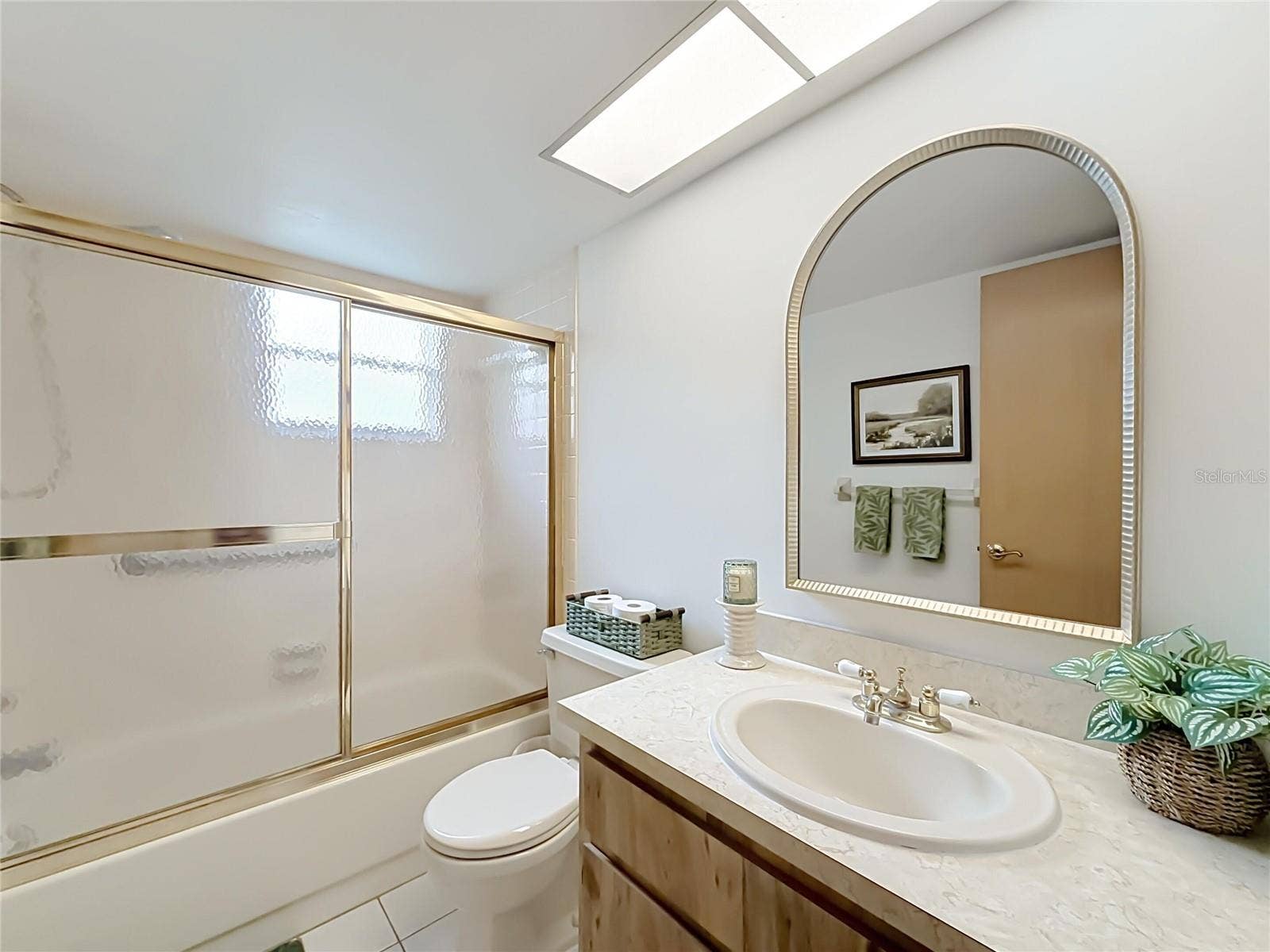 10617 SEMINOLE FOREST STREET E, Seminole, FL 33778 10617 SEMINOLE FOREST STREET E, Seminole, FL 33778