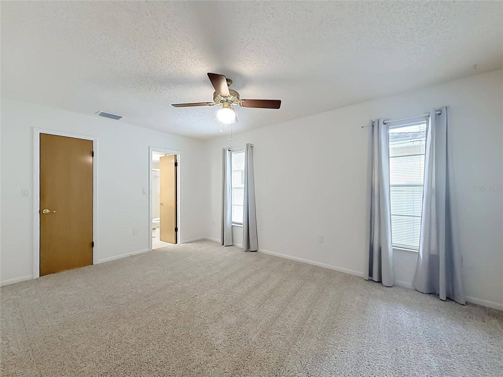 10617 SEMINOLE FOREST STREET E, Seminole, FL 33778 10617 SEMINOLE FOREST STREET E, Seminole, FL 33778