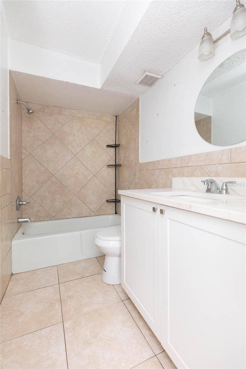1718 E MULBERRY DRIVE, Tampa, FL 33604 1718 E MULBERRY DRIVE, Tampa, FL 33604