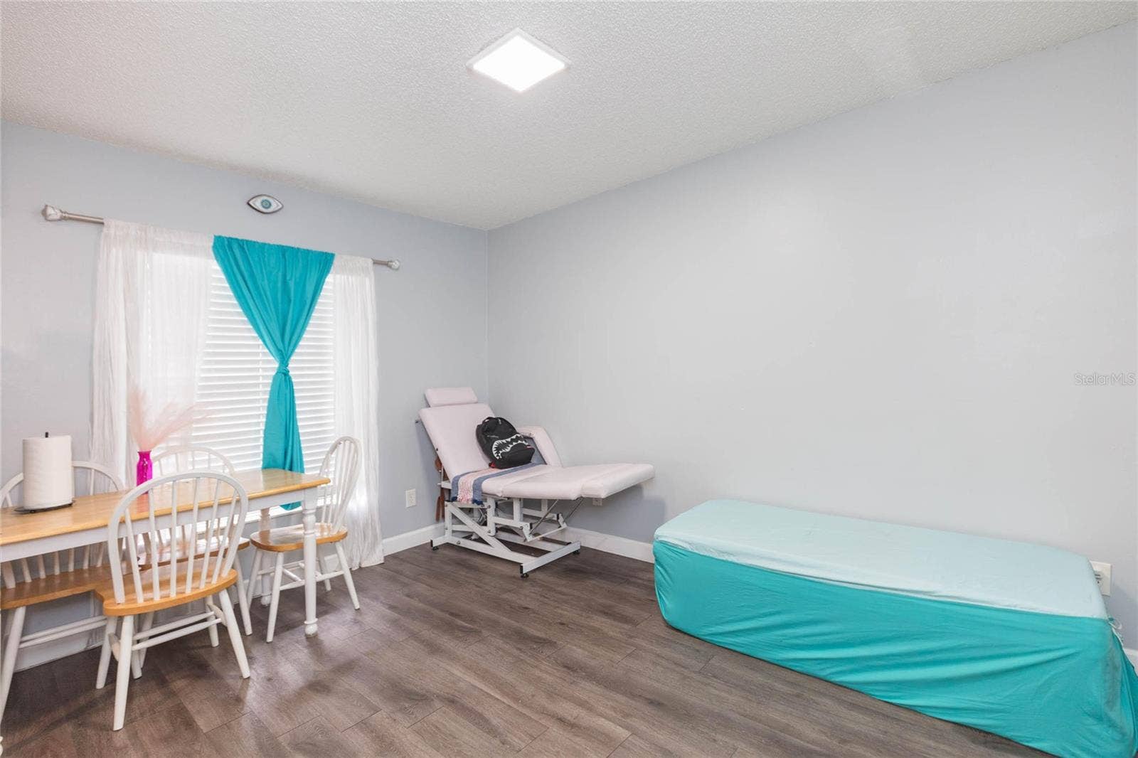 1718 E MULBERRY DRIVE, Tampa, FL 33604 1718 E MULBERRY DRIVE, Tampa, FL 33604
