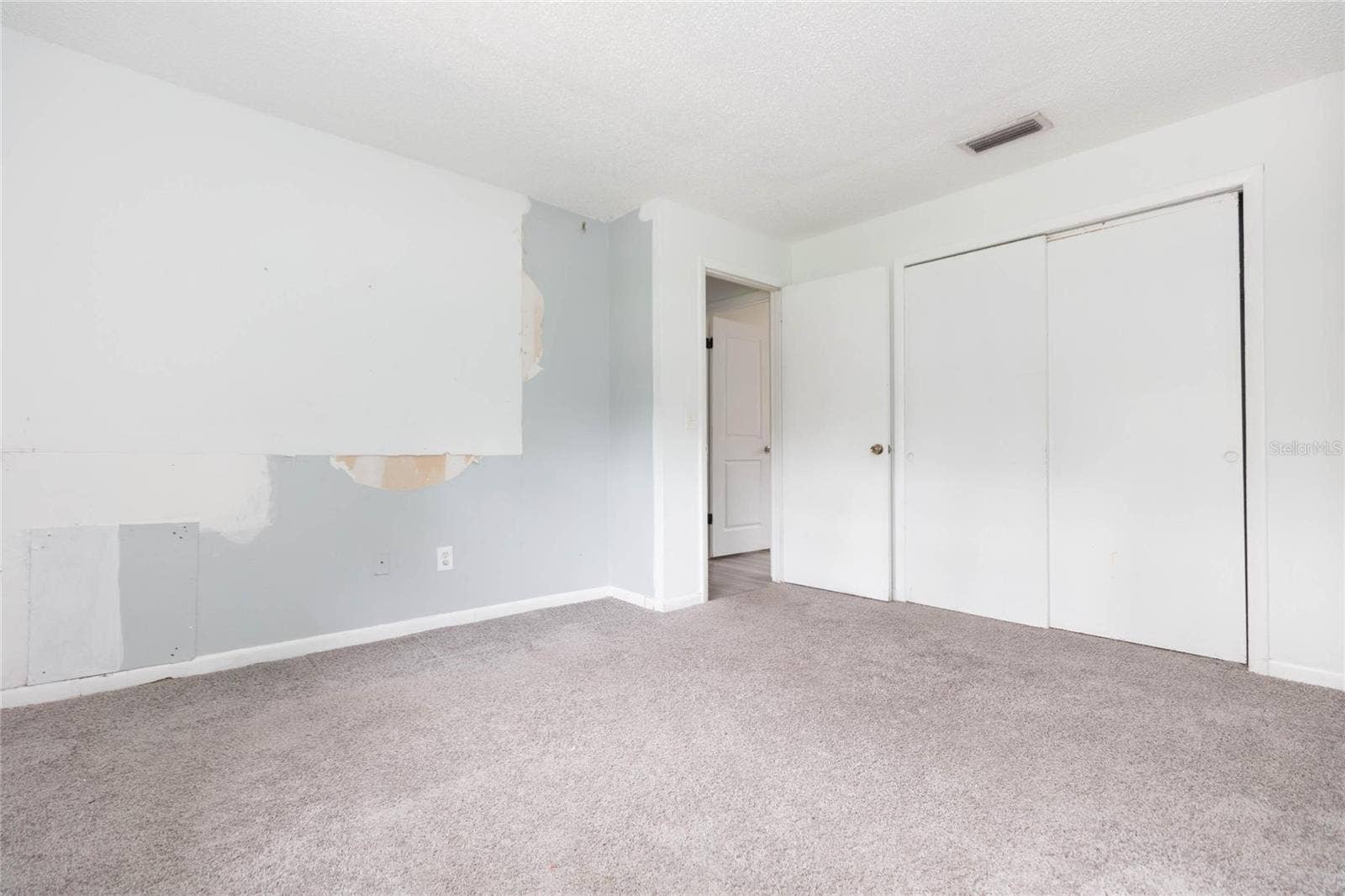 1718 E MULBERRY DRIVE, Tampa, FL 33604 1718 E MULBERRY DRIVE, Tampa, FL 33604