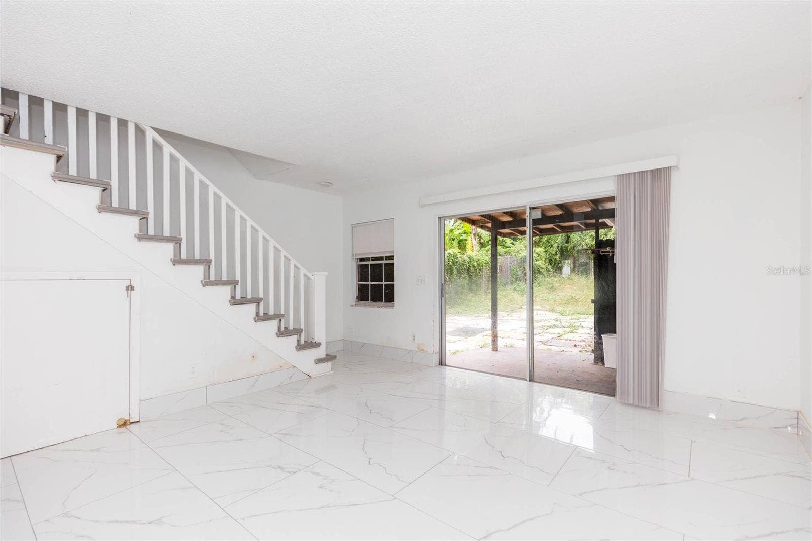 1718 E MULBERRY DRIVE, Tampa, FL 33604 1718 E MULBERRY DRIVE, Tampa, FL 33604
