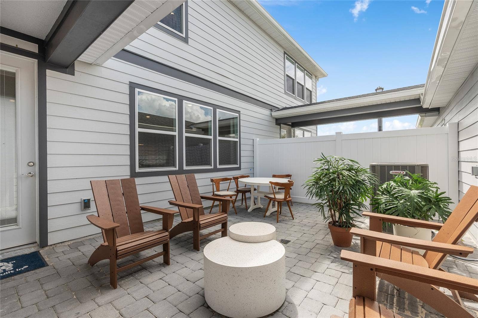 6403 ARGENT WOOD DRIVE, Winter Garden, FL 34787 Model Home Design Only. Pictures and furnishings are for illustrative purposes only. Elevations, colors and options may vary. Furniture is for model home staging only.