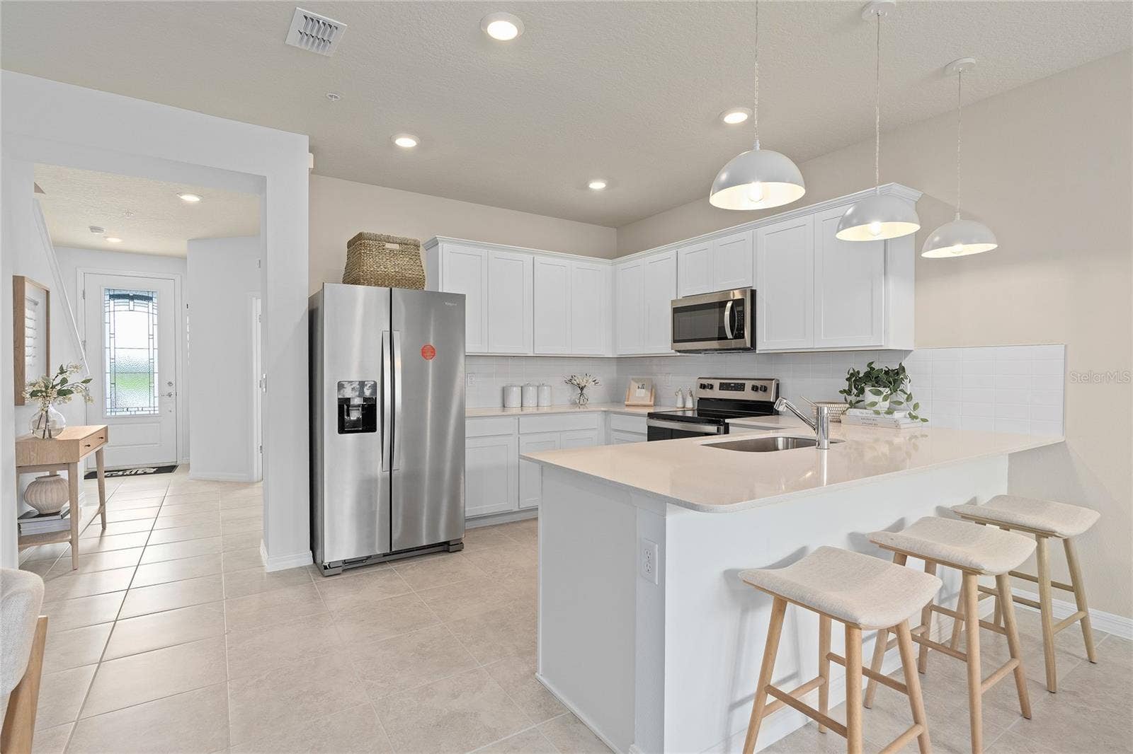 6403 ARGENT WOOD DRIVE, Winter Garden, FL 34787 Model Home Design Only. Pictures and furnishings are for illustrative purposes only. Elevations, colors and options may vary. Furniture is for model home staging only.