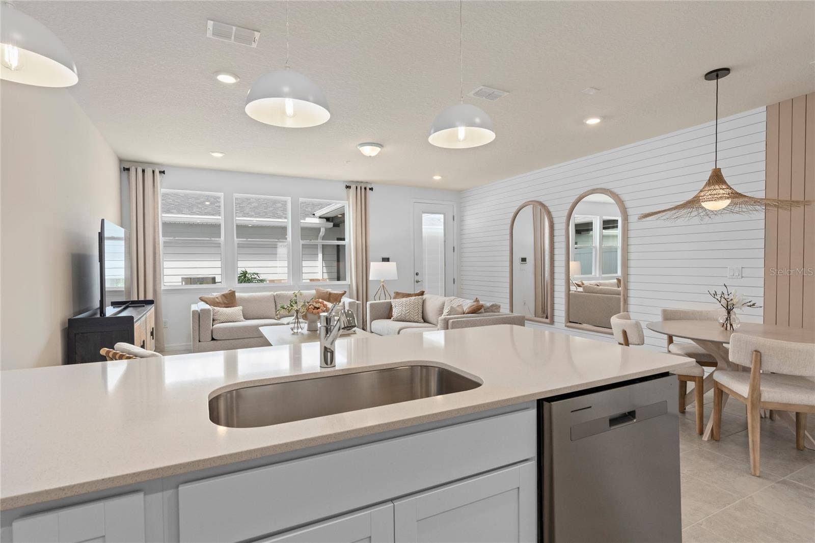 6403 ARGENT WOOD DRIVE, Winter Garden, FL 34787 Model Home Design Only. Pictures and furnishings are for illustrative purposes only. Elevations, colors and options may vary. Furniture is for model home staging only.