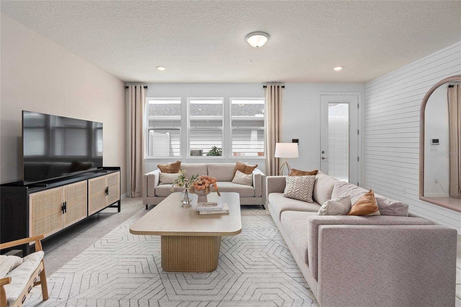 6403 ARGENT WOOD DRIVE, Winter Garden, FL 34787 Model Home Design Only. Pictures and furnishings are for illustrative purposes only. Elevations, colors and options may vary. Furniture is for model home staging only.