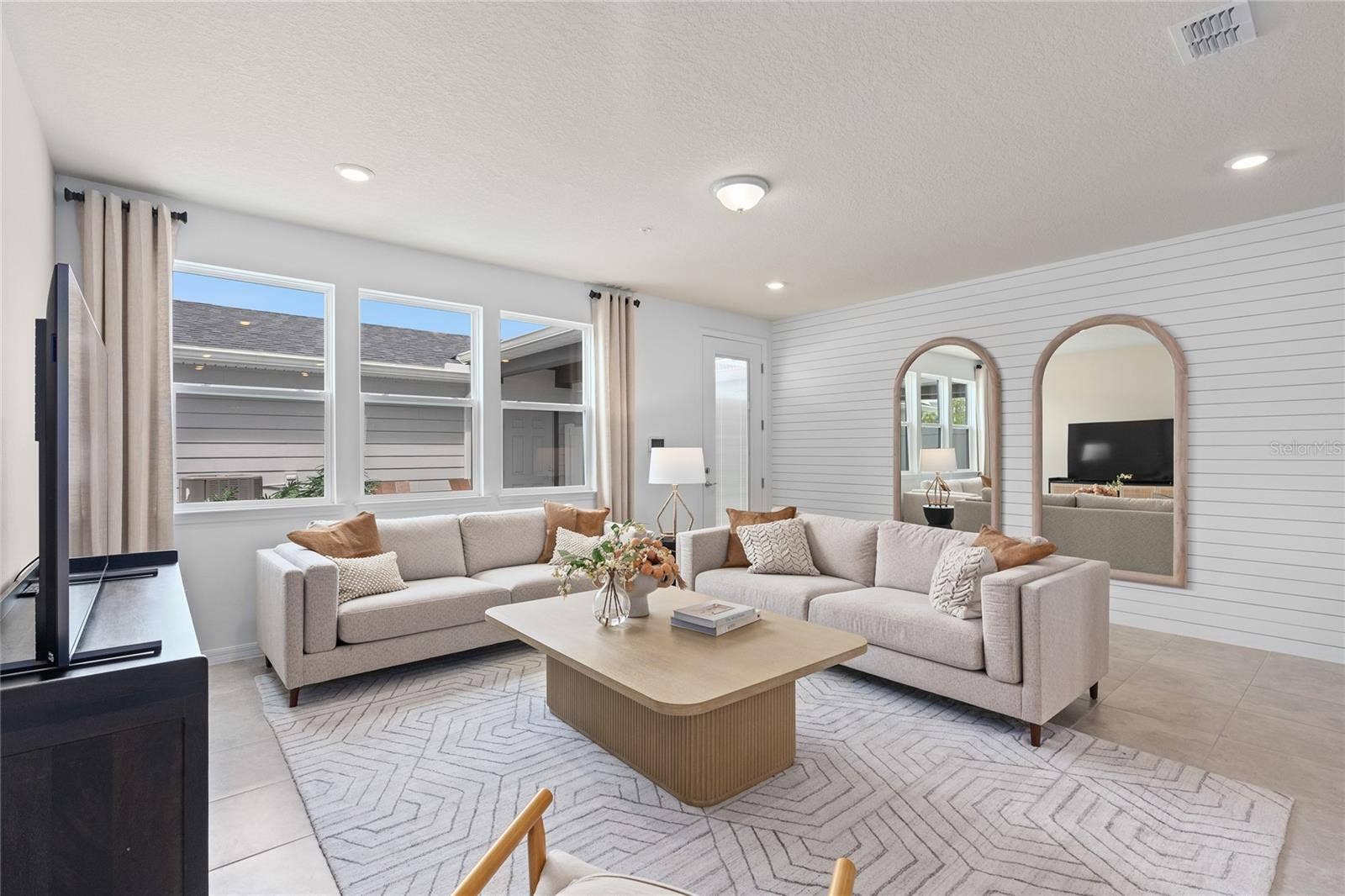 6403 ARGENT WOOD DRIVE, Winter Garden, FL 34787 Model Home Design Only. Pictures and furnishings are for illustrative purposes only. Elevations, colors and options may vary. Furniture is for model home staging only.
