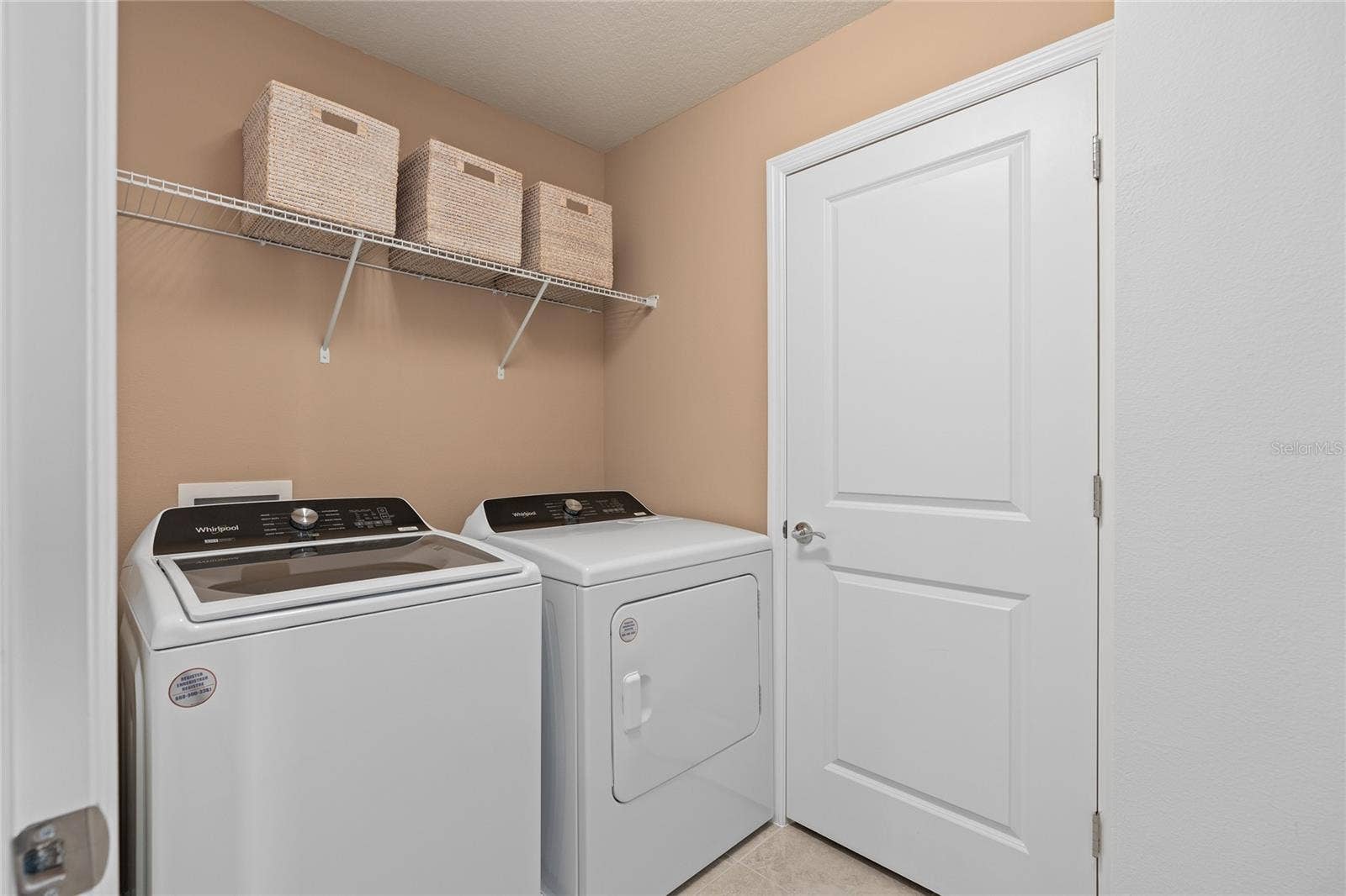 6403 ARGENT WOOD DRIVE, Winter Garden, FL 34787 Model Home Design Only. Pictures and furnishings are for illustrative purposes only. Elevations, colors and options may vary. Furniture is for model home staging only.