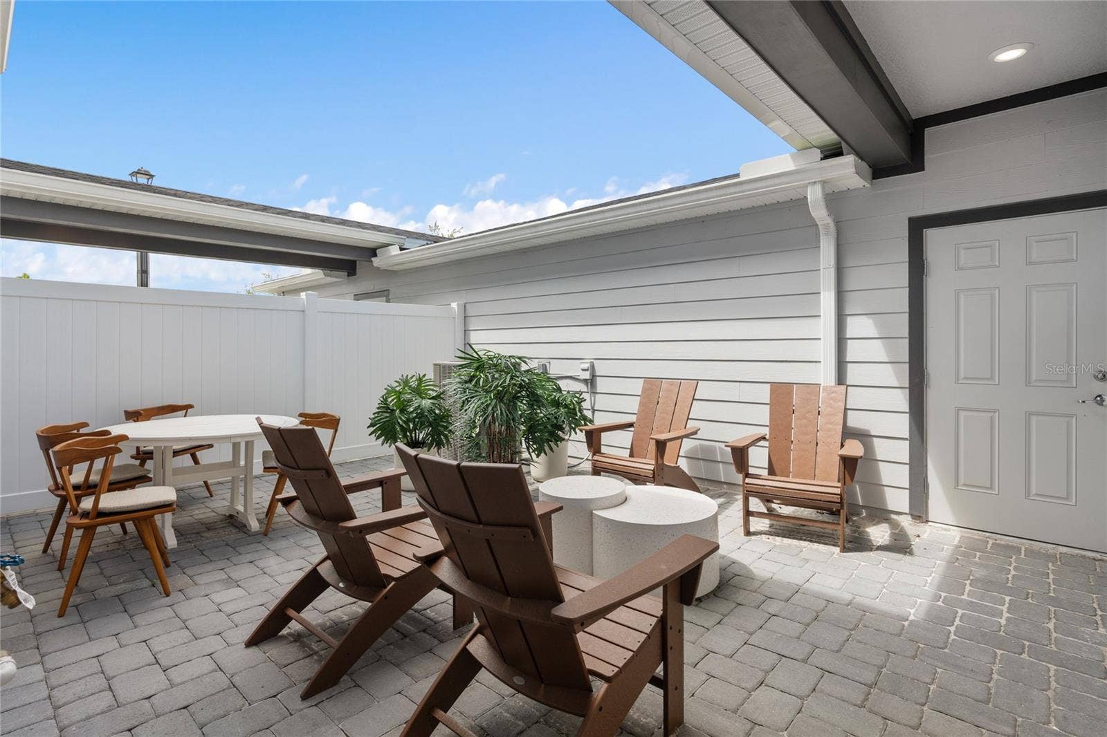 6403 ARGENT WOOD DRIVE, Winter Garden, FL 34787 Model Home Design Only. Pictures and furnishings are for illustrative purposes only. Elevations, colors and options may vary. Furniture is for model home staging only.