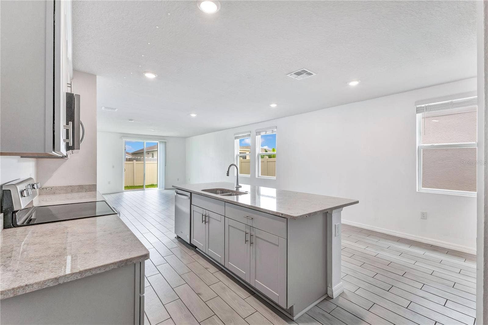 1831 CARNOSTIE ROAD, Winter Haven, FL 33884 1831 CARNOSTIE ROAD, Winter Haven, FL 33884