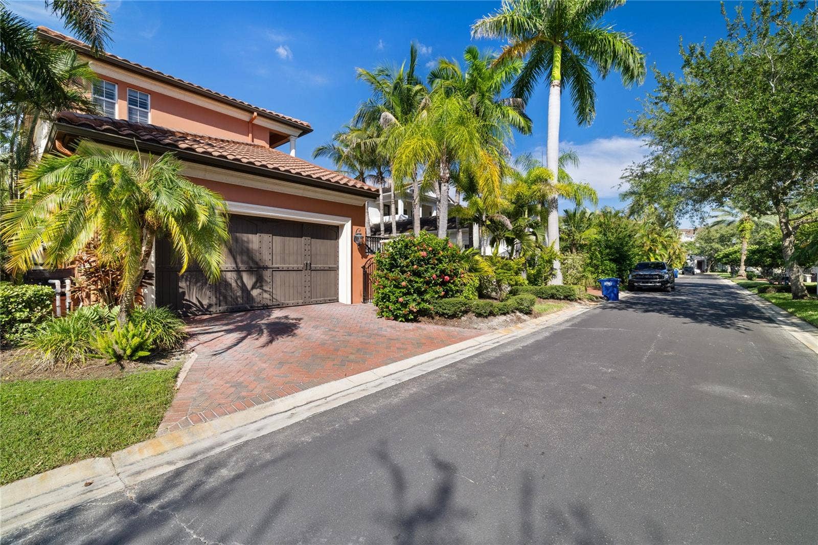 4912 YACHT CLUB, Tampa, FL 33616 4912 YACHT CLUB, Tampa, FL 33616