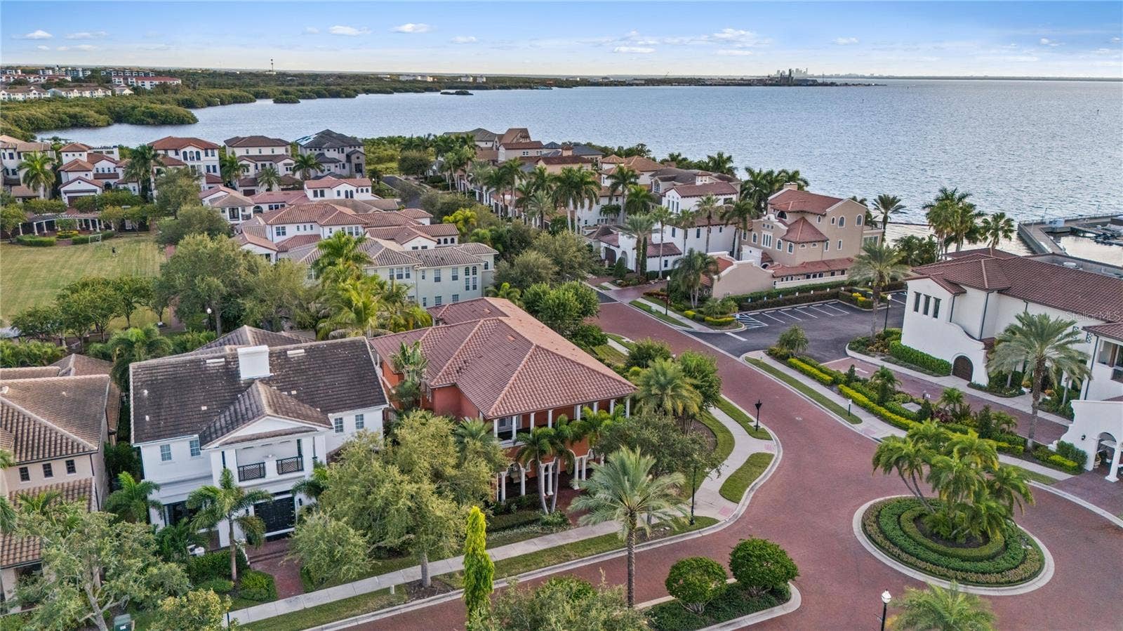 4912 YACHT CLUB, Tampa, FL 33616 4912 YACHT CLUB, Tampa, FL 33616