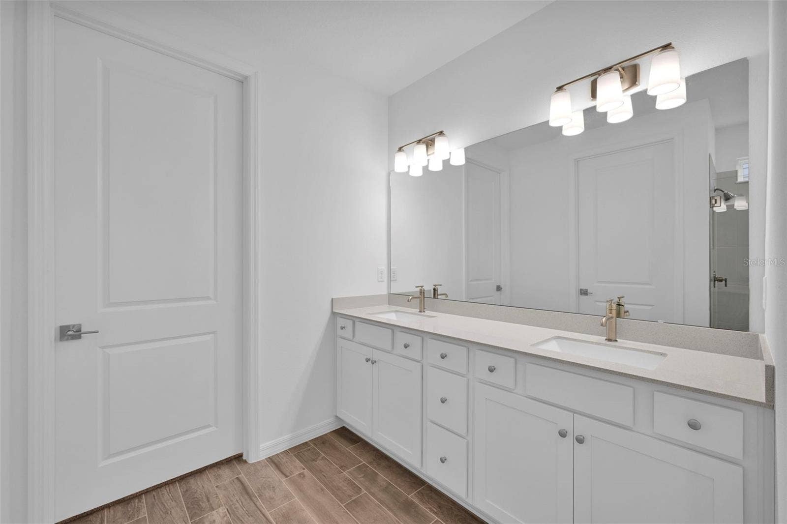 Seaport Owner's Bathroom