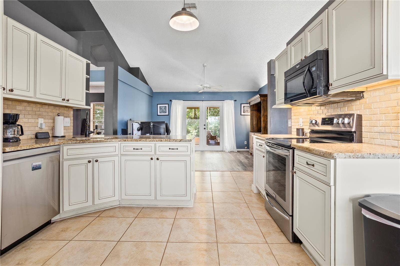 1017 EAGENS CREEK COURT, Oviedo, FL 32765 1017 EAGENS CREEK COURT, Oviedo, FL 32765