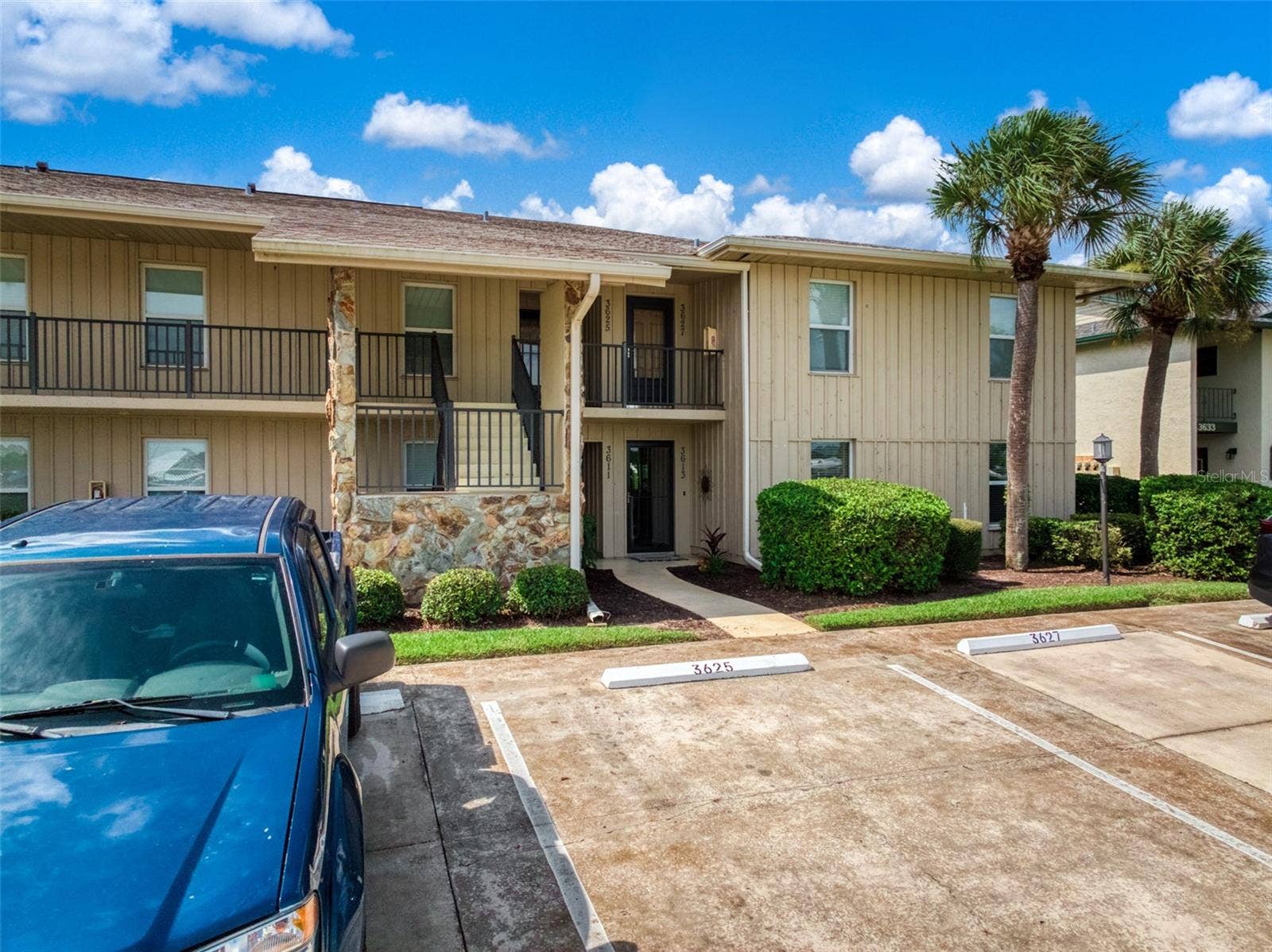 lower corner unit