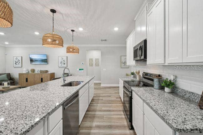 Model home - actual features may vary.