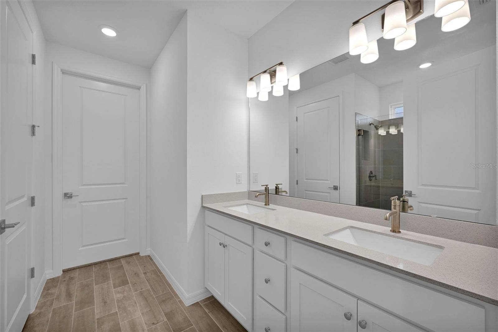 Maritime Owner's Bathroom