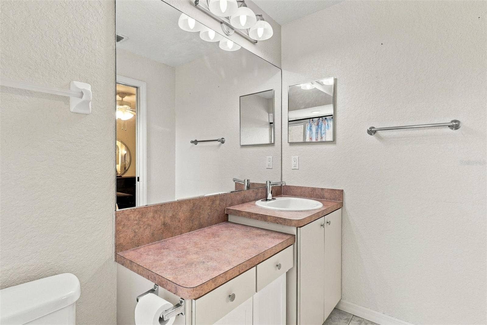 2104 LINWOOD AVENUE, Spring Hill, FL 34608 2104 LINWOOD AVENUE, Spring Hill, FL 34608