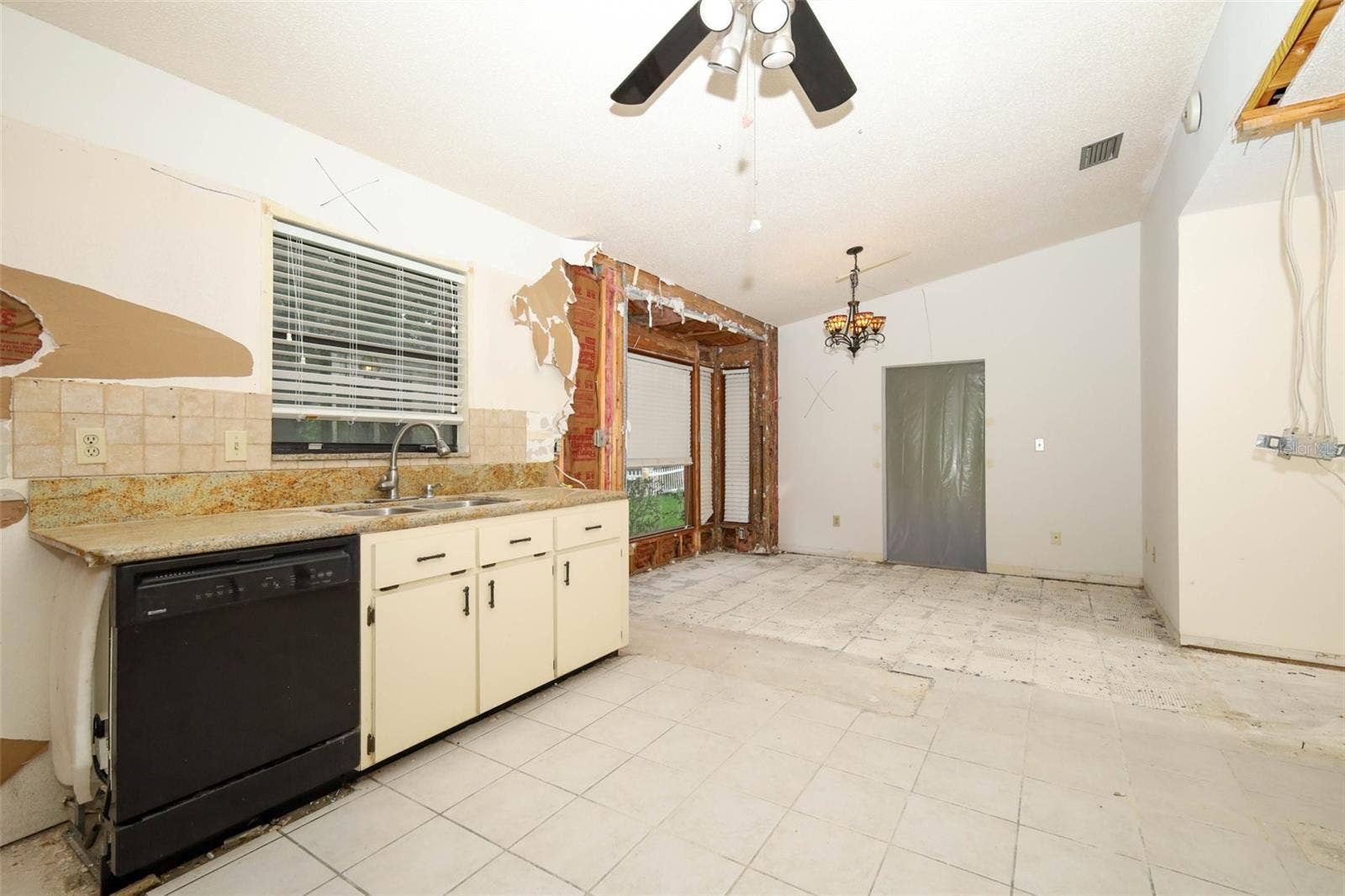 312 KIMBERLY COURT, Sanford, FL 32771 312 KIMBERLY COURT, Sanford, FL 32771