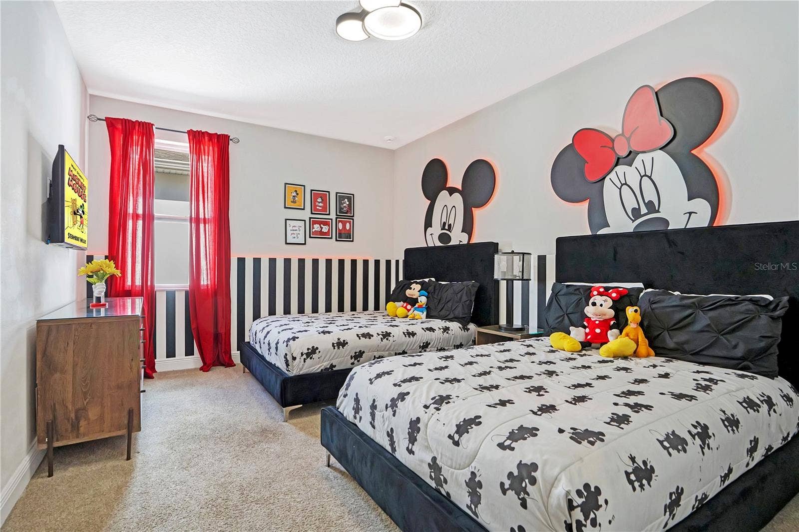 7704 WESTLAND DRIVE, Kissimmee, FL 34747 Mickey & Minnie's Hideaway - a playful tribute to Disney's most beloved duo