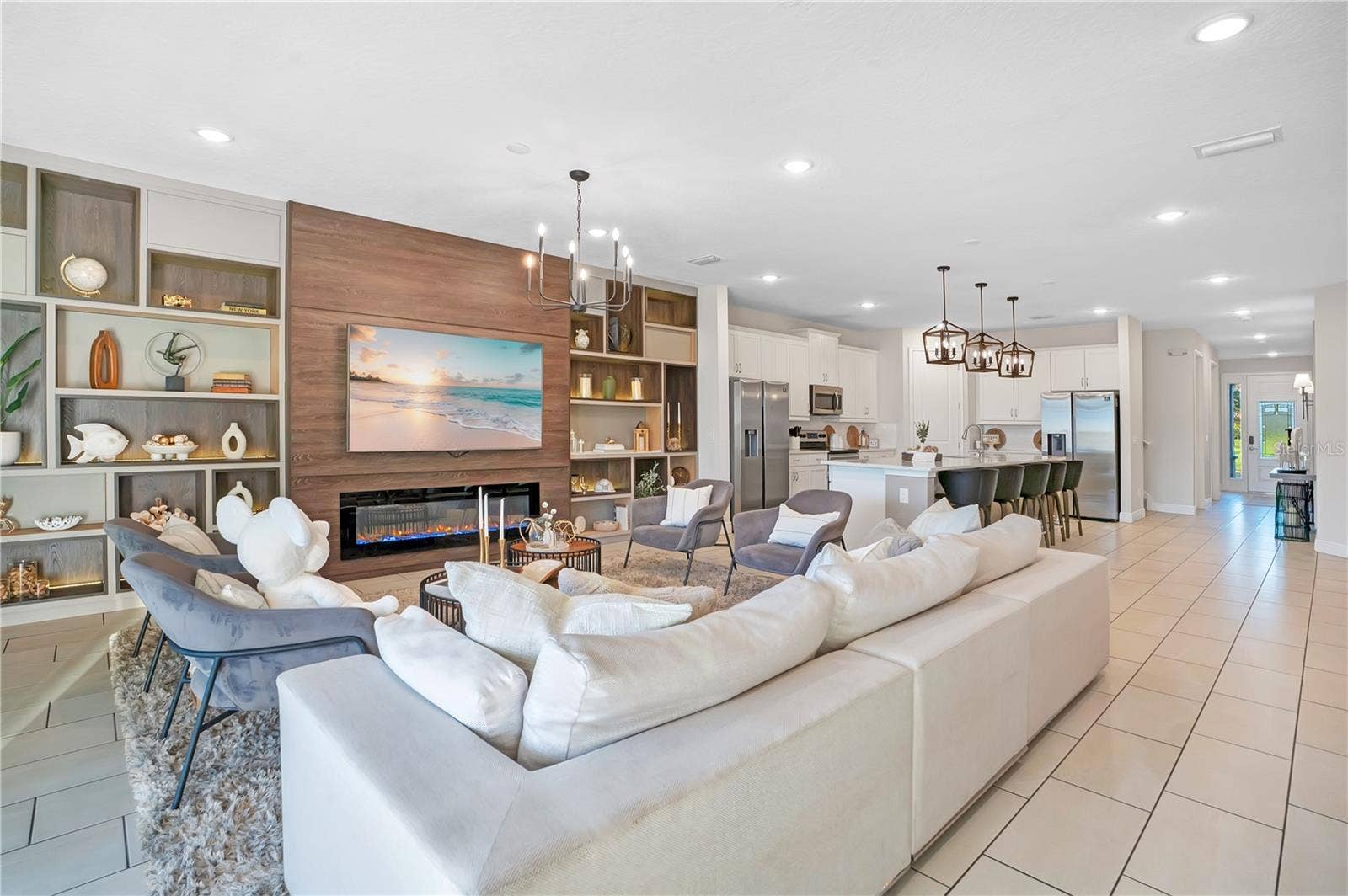 7704 WESTLAND DRIVE, Kissimmee, FL 34747 A distinctive open floor plan with beautifully coordinated living and dining spaces