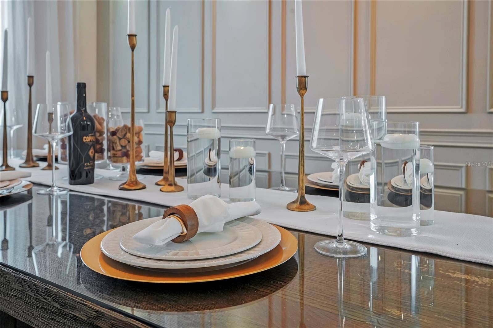 7704 WESTLAND DRIVE, Kissimmee, FL 34747 Beautifully styled and ready for memorable dinners together