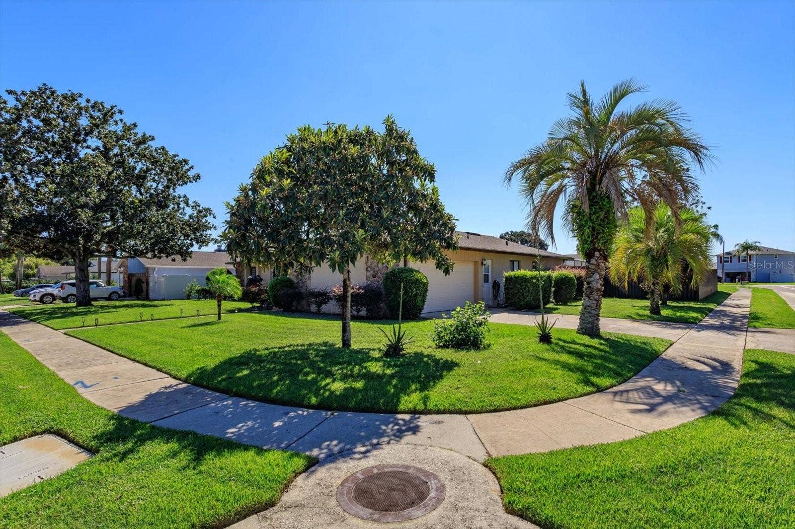 1931 ASTER DRIVE, Winter Park, FL 32792 .30 acre corner lot with new landscaping