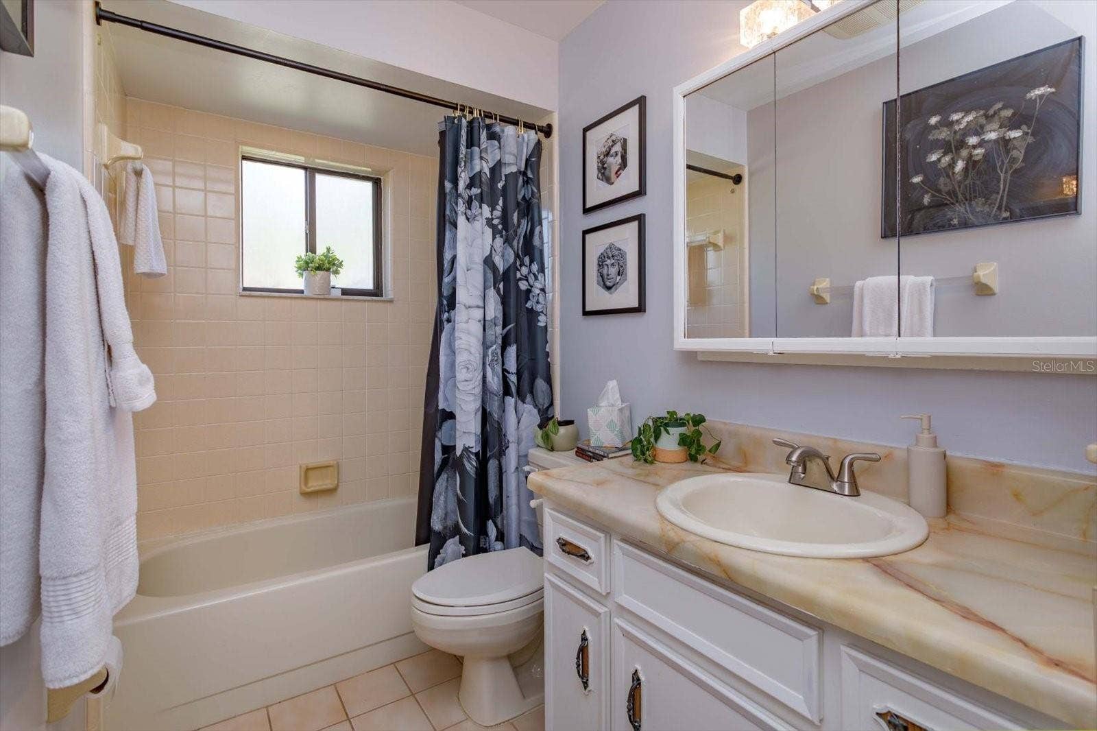 1931 ASTER DRIVE, Winter Park, FL 32792 Guest bath