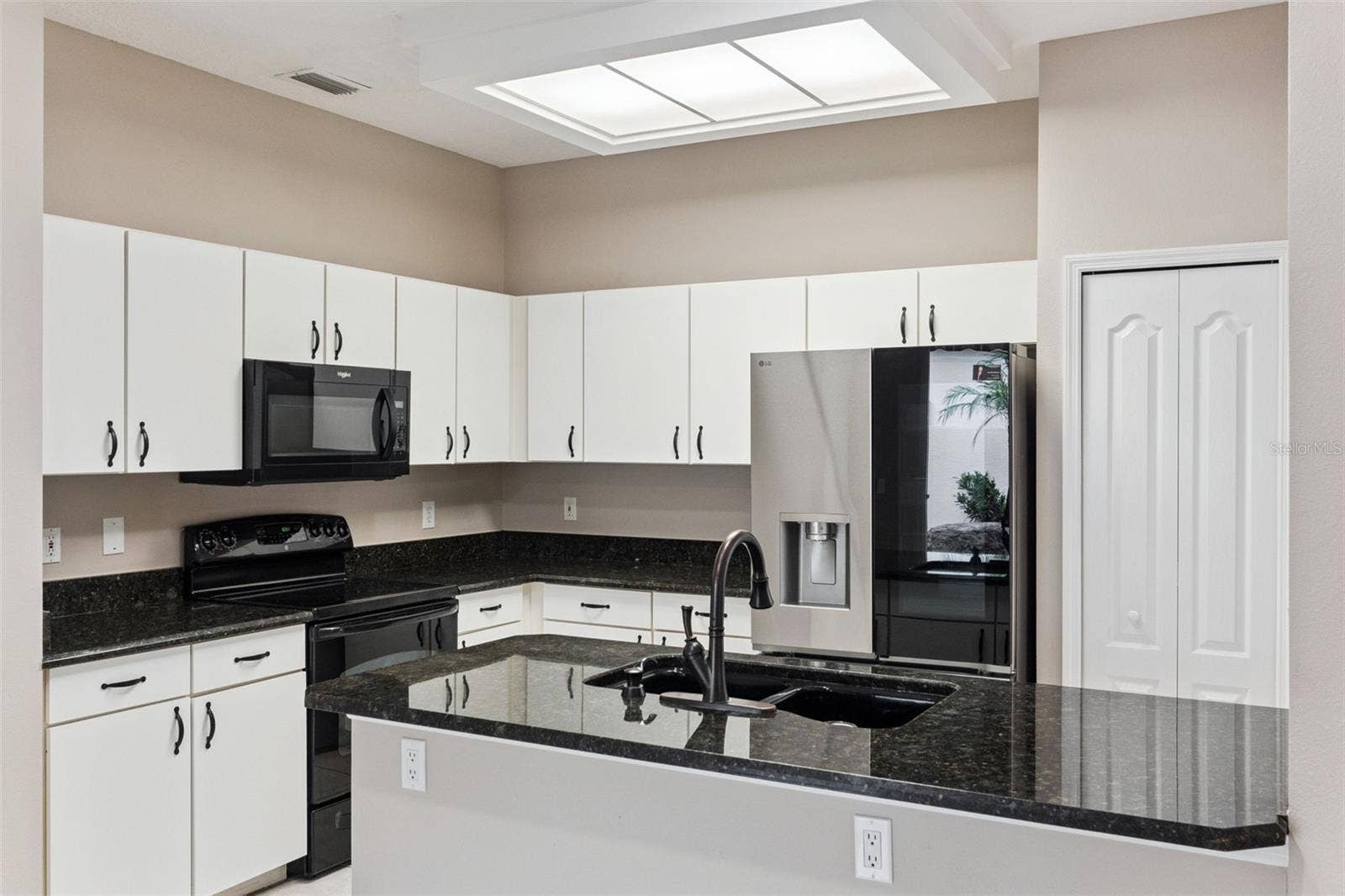 4242 NEWLAND STREET, Clermont, FL 34711 Kitchen