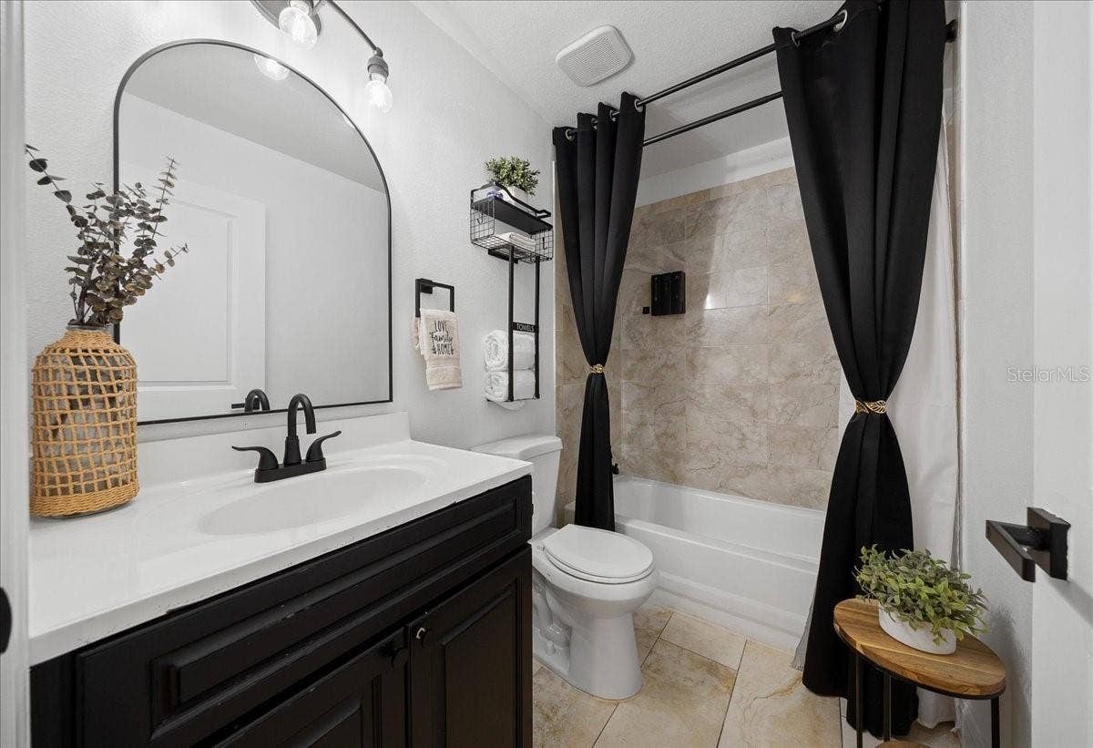 2nd Bathroom
