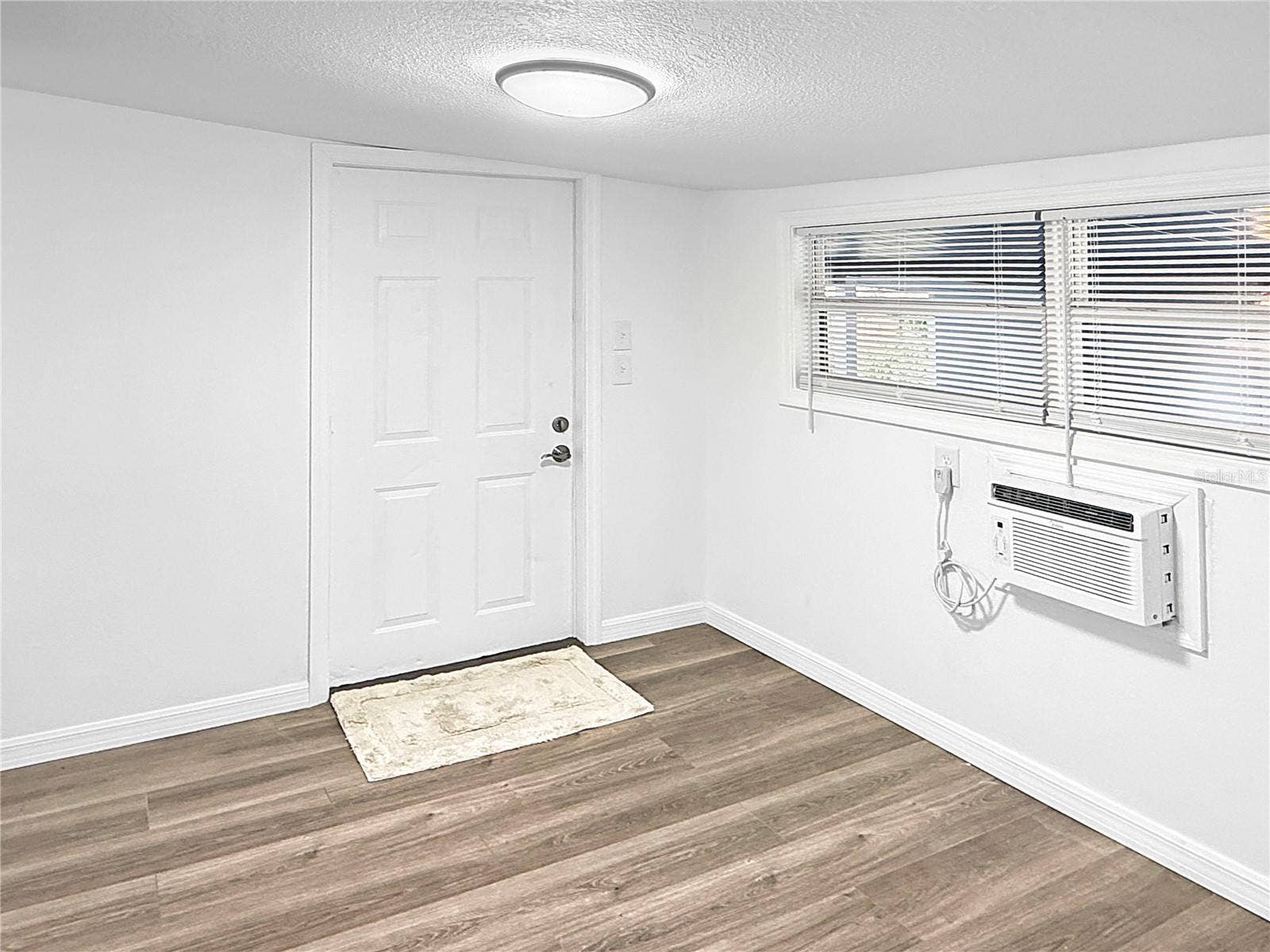 1305 S ELLIOTT STREET, Sanford, FL 32771 Back Unit - Living Room