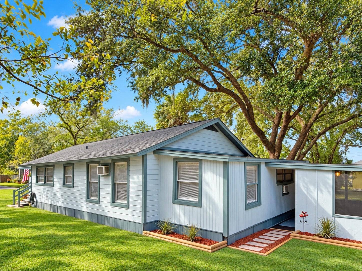 1305 S ELLIOTT STREET, Sanford, FL 32771 1305 S ELLIOTT STREET, Sanford, FL 32771