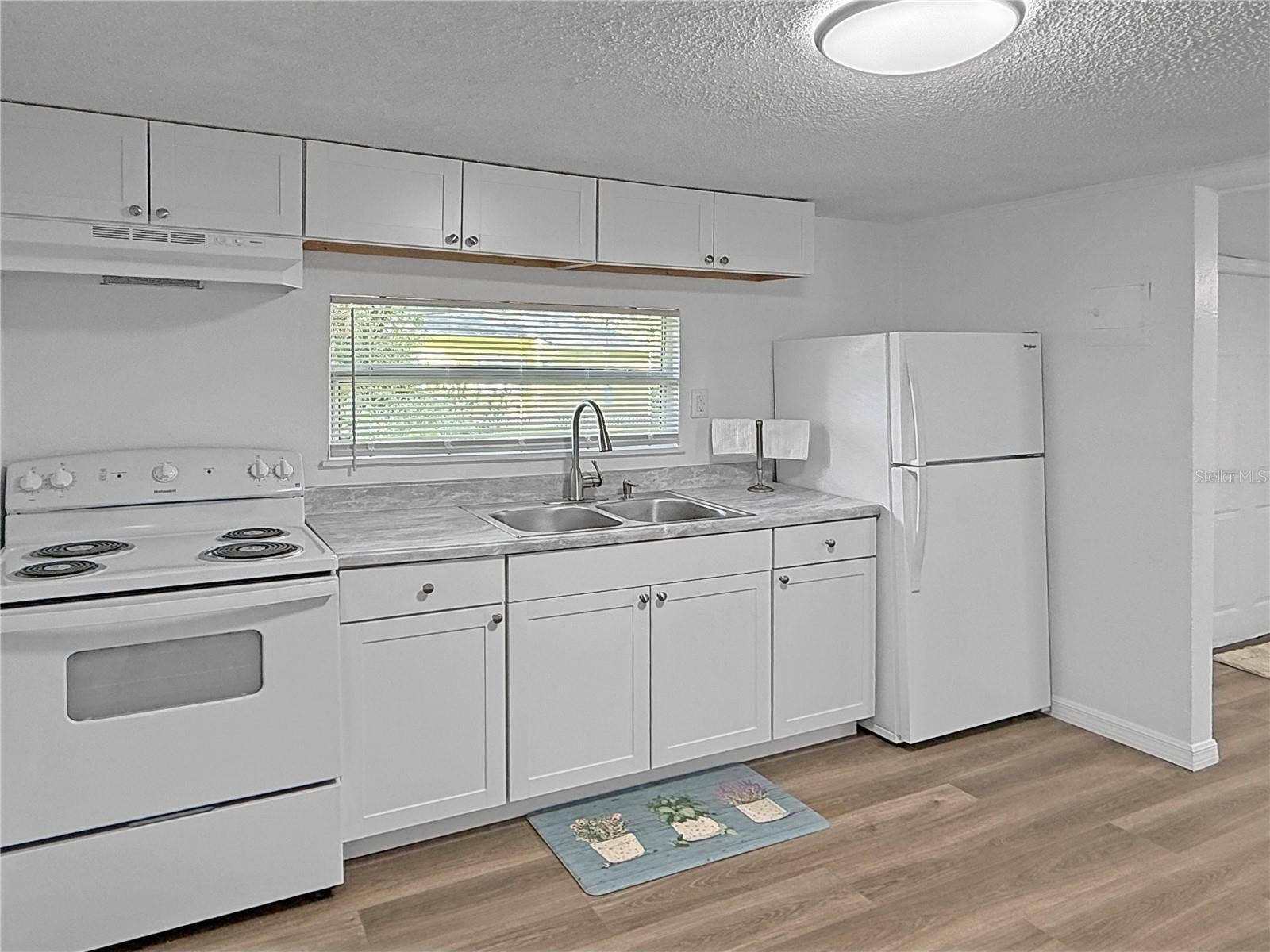 1305 S ELLIOTT STREET, Sanford, FL 32771 Back Unit - Kitchen